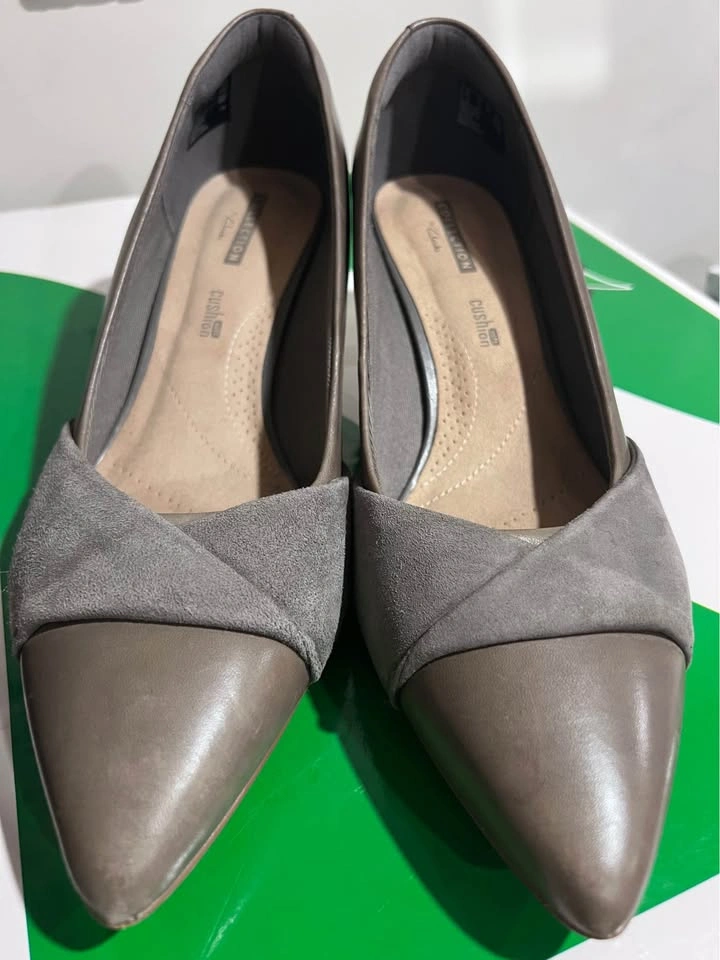 Leather Clarks Linvale Vena Pumps Heels Size 9 Wide