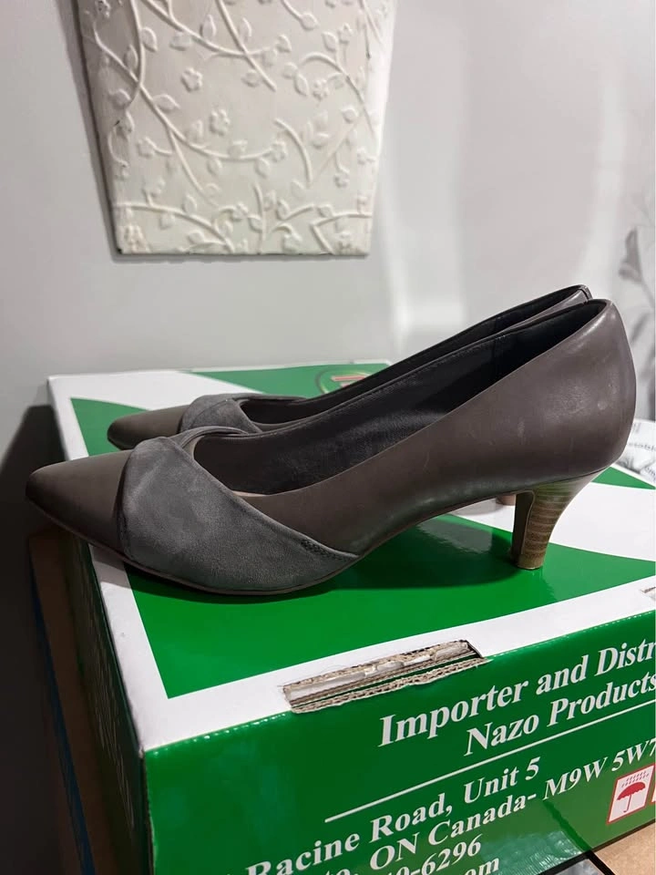 Leather Clarks Linvale Vena Pumps Heels Size 9 Wide - photo 2