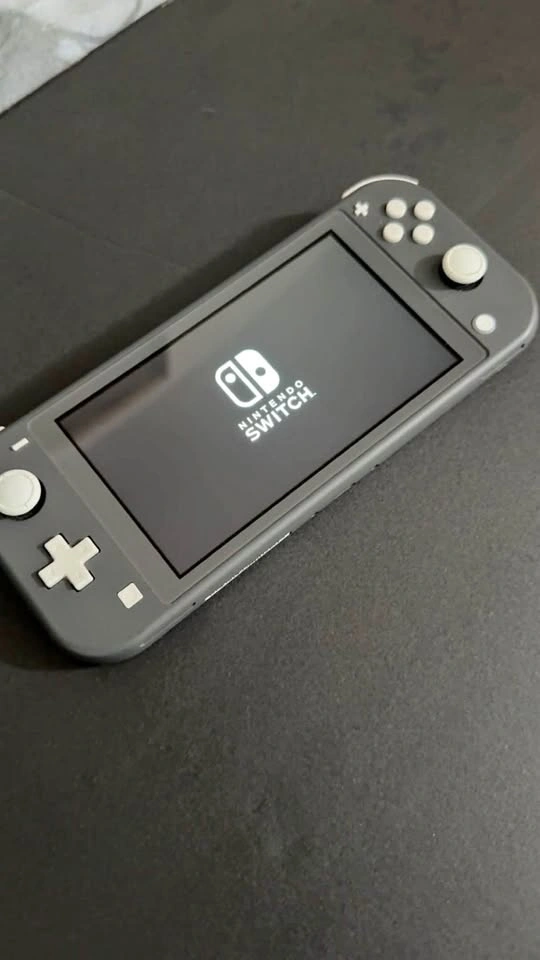 Nintendo Switch Lite (Grey) 🎮 | Great Condition | Ready to Play!