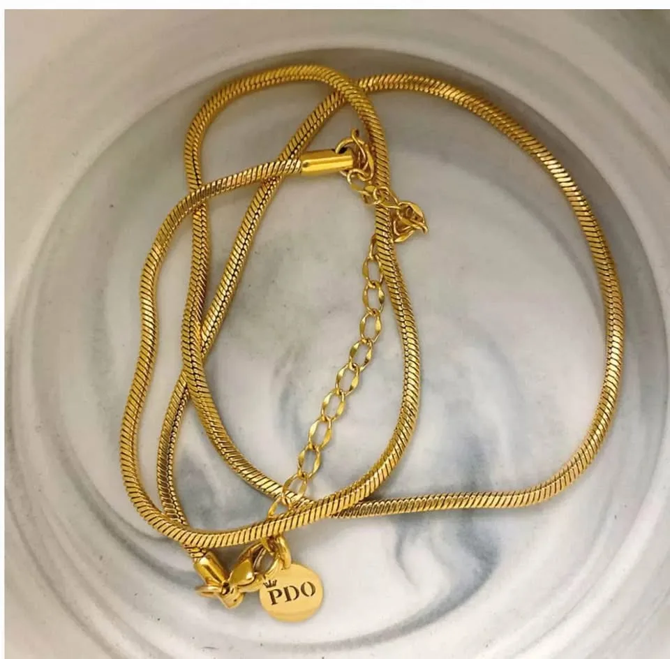 Brand new ! Set of 4, 18K gold plated Necklace & bracelet Set image indicator(6)