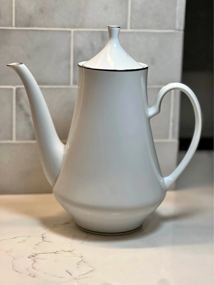 Mikasa Westminster 5786 Fine China Coffee Pot