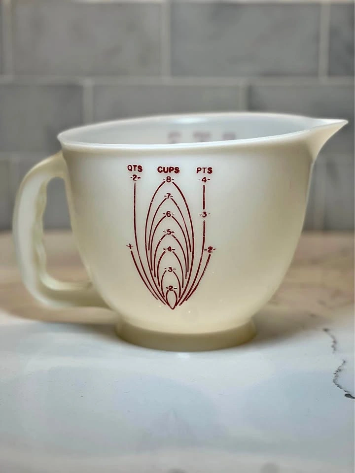 Vintage Tupperware Mix-N-Stor 8-Cup Pitcher (500-2)