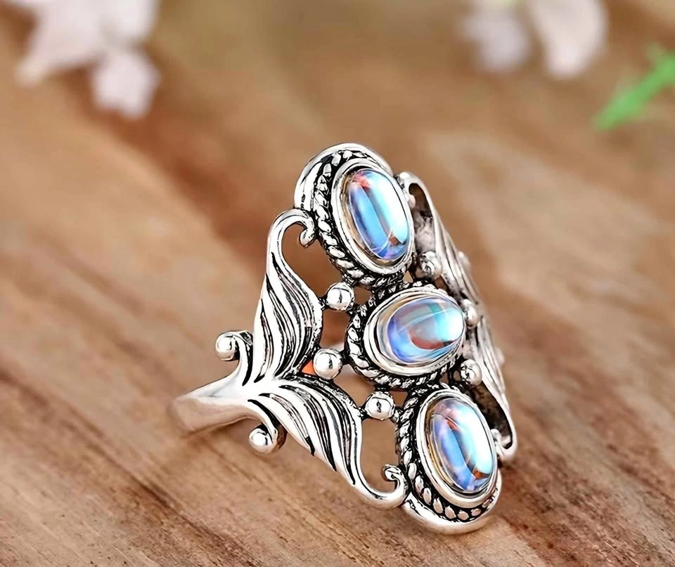 New Elegant Bohemian Ring w/ Egg Gemstone - Size 10