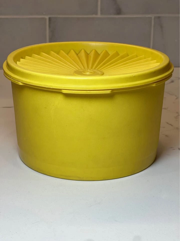 Vintage Tupperware Yellow Servalier Canister Sunburst Lid - photo 2