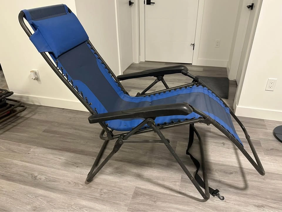 lounge chairs - photo 5