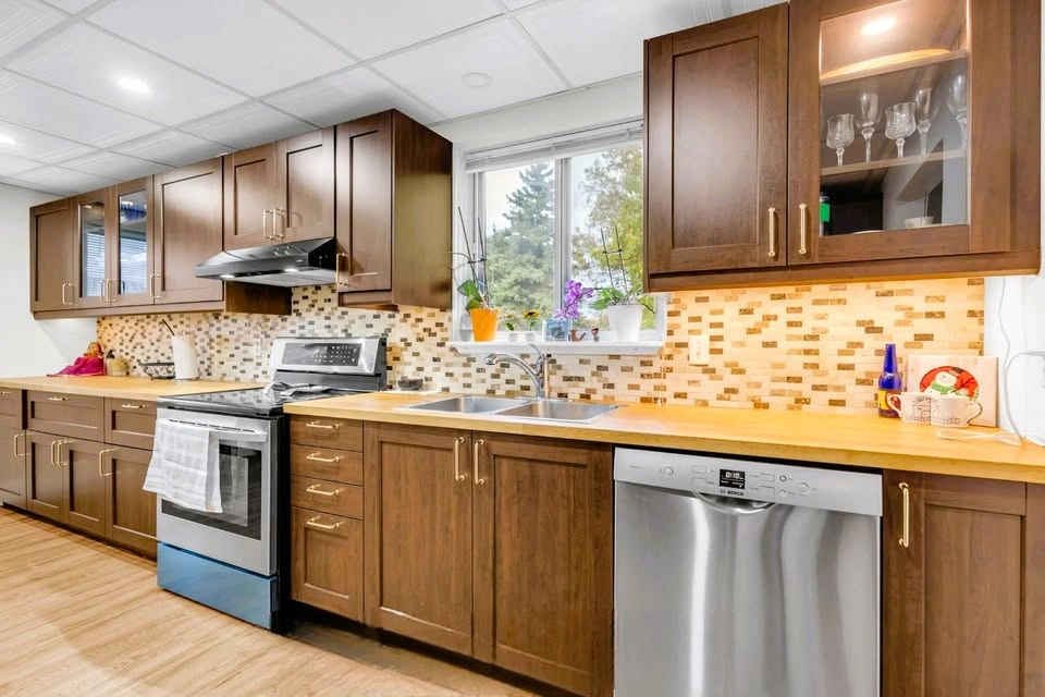 3 Beds 1 Bath House for Rent in Brampton - photo 5