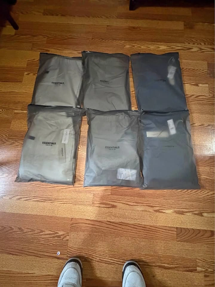 Essentials Shorts - 3 Colors