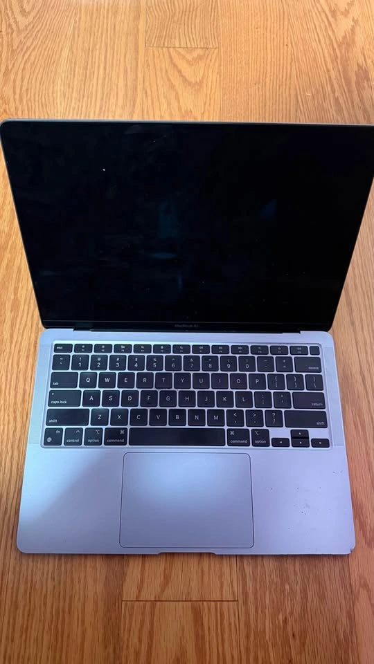 2020 MacBook Air (M1, 13-inch) – Good Condition - photo 2