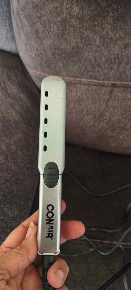 Conair mini hair straightener /flat iron/ travel friendly - photo 3