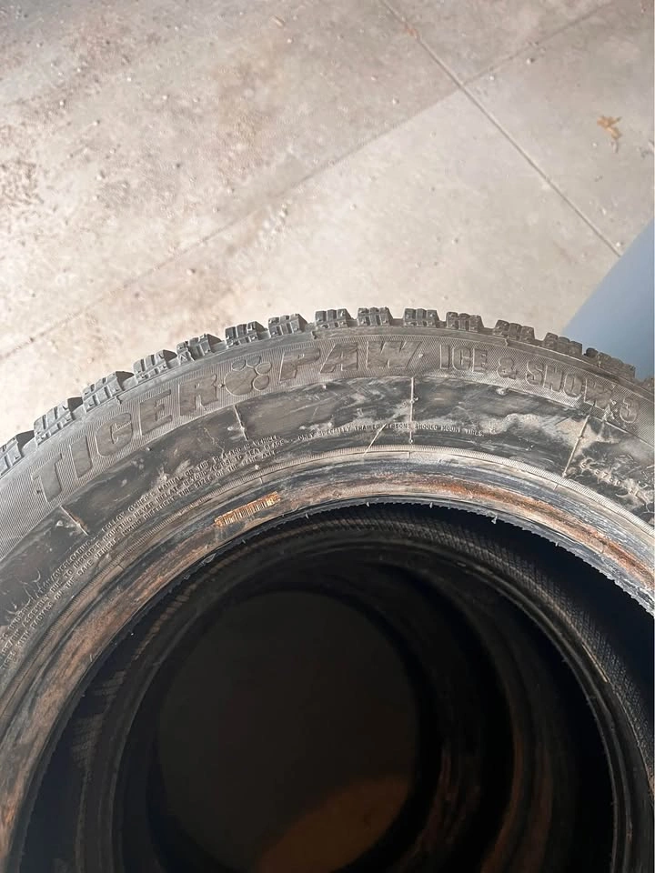 4 Winter Tires Tiger Paw Uniroyal 185/65/15 - photo 3