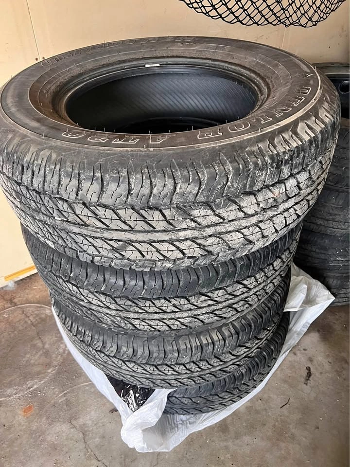 Set of 4 Dunlop AT20 Grandtrek Tires 265/70/17