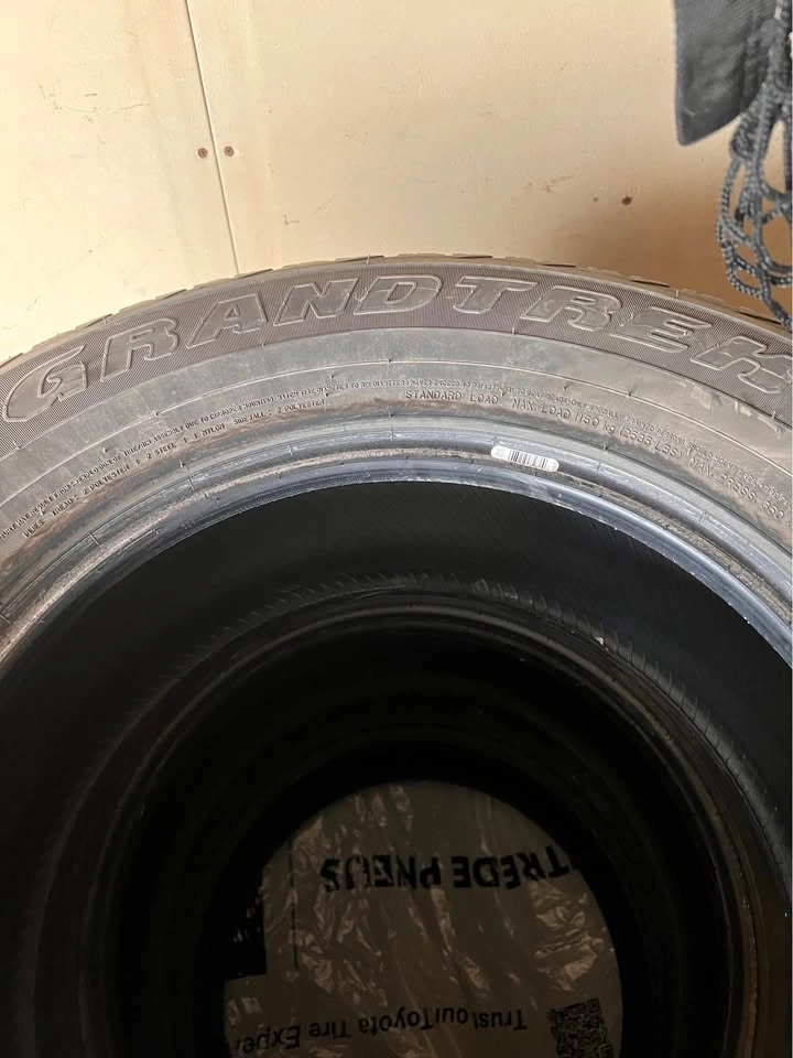 Set of 4 Dunlop AT20 Grandtrek Tires 265/70/17 - photo 2