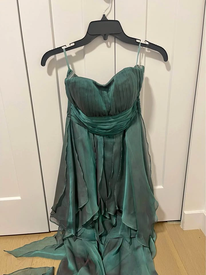 GREEN DRESS