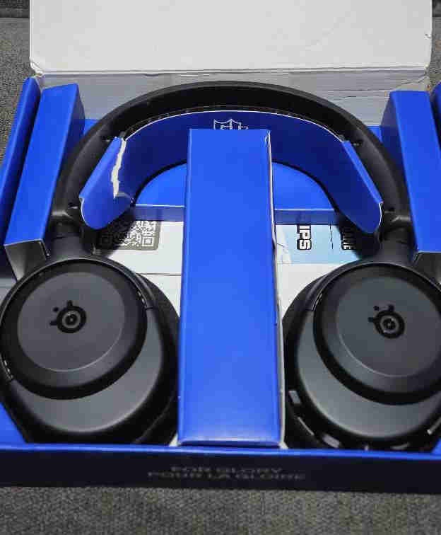 SteelSeries Arctis Nova 3P Wireless Headphones