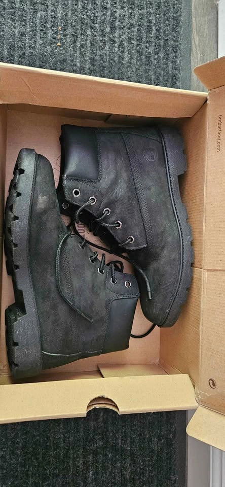 Timberland Classic Boot Black. Size 6, Juniors - photo 2