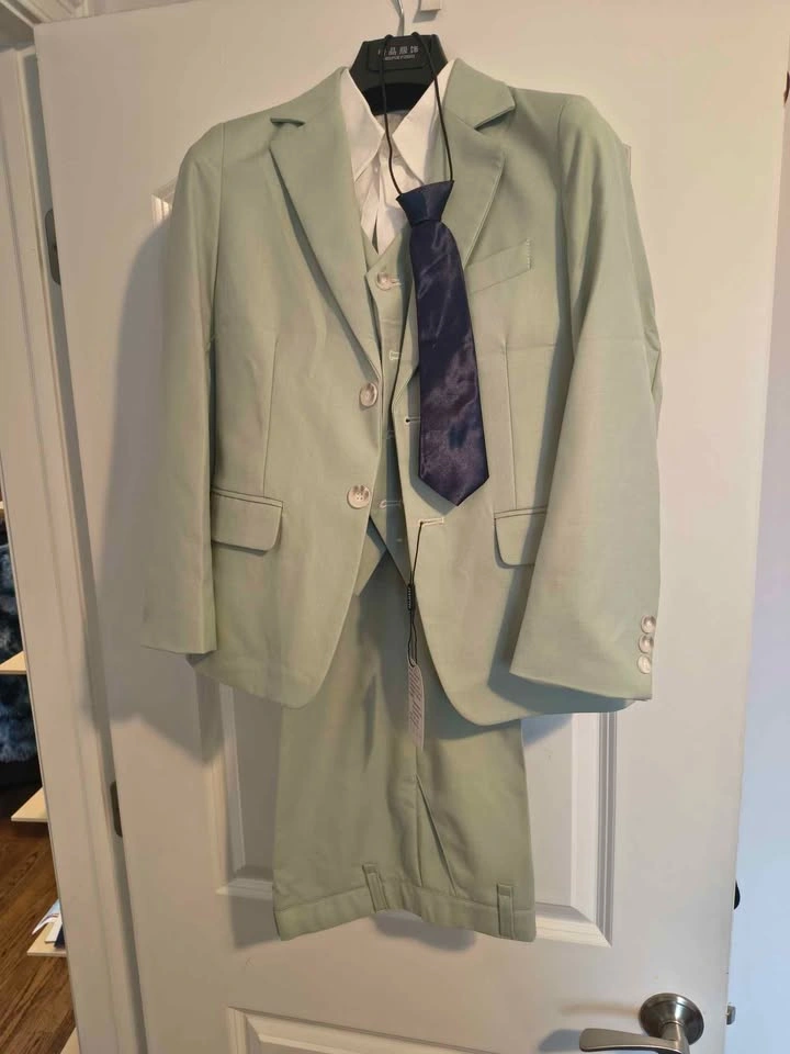 Boys 5 Piece Sage Tuxedo Suit Size 10 (150cm) - photo 2