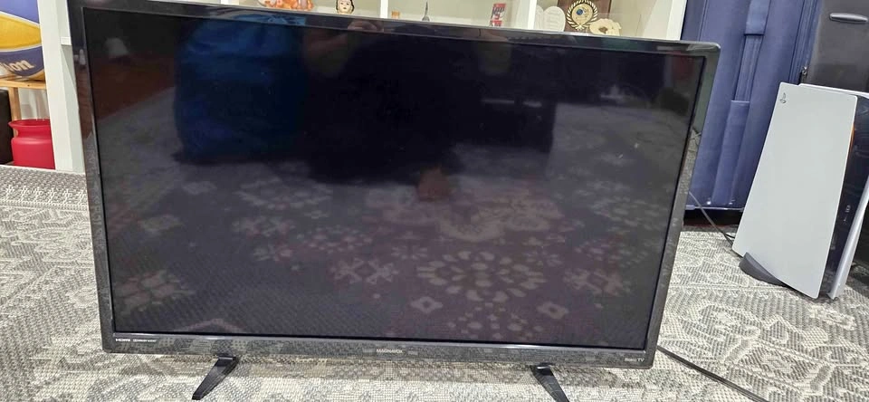 Magnavox Roku TV 32in