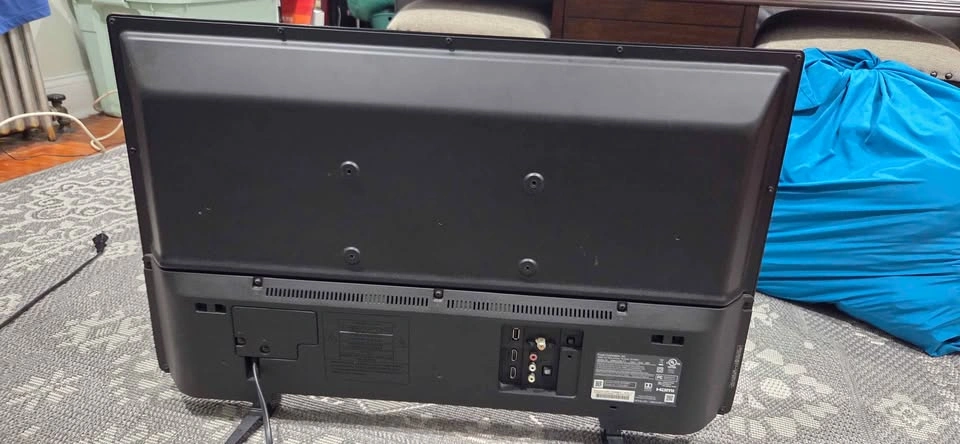 Magnavox Roku TV 32in - photo 2
