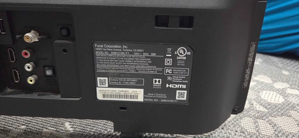 Magnavox Roku TV 32in - photo 3
