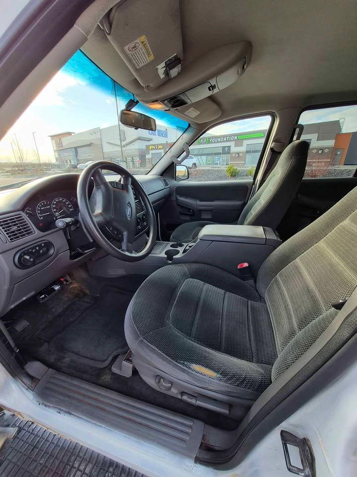 2002 Ford Explorer XLT - photo 5
