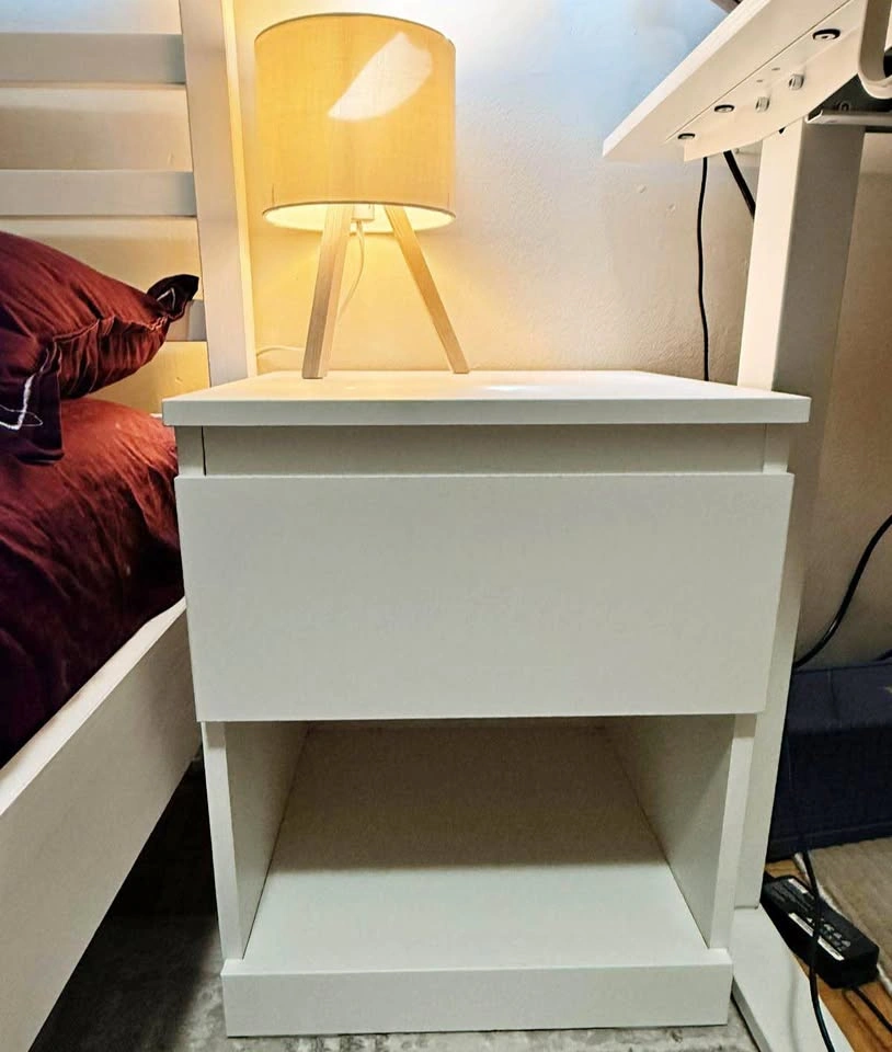 Side table + lamp