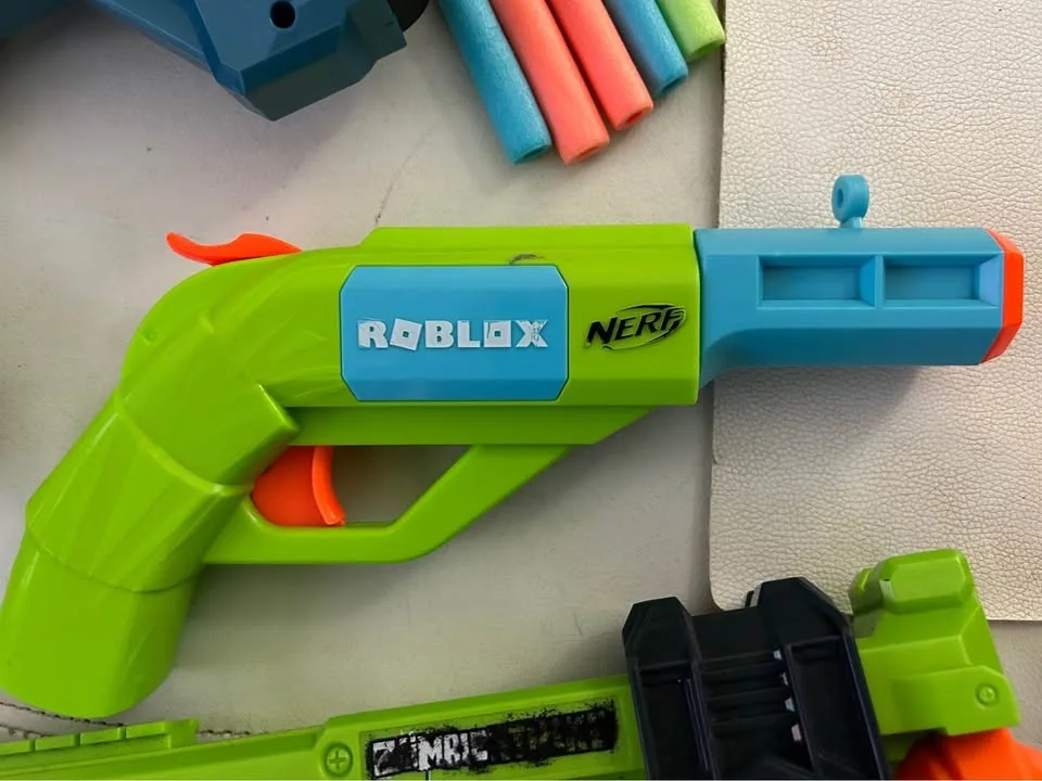 Nerf Zombie Doominator, Echo & Roblox Blasters - photo 3