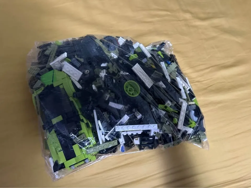 Building Blocks Set - 800+ Pieces + Green Car - photo 2