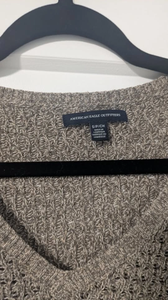 American Eagle Sweater - Small - photo 2