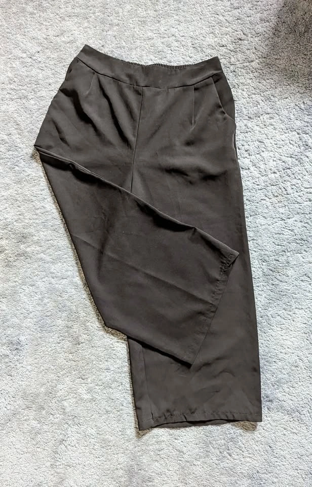 Black Culotte Pants, XS, New - photo 2