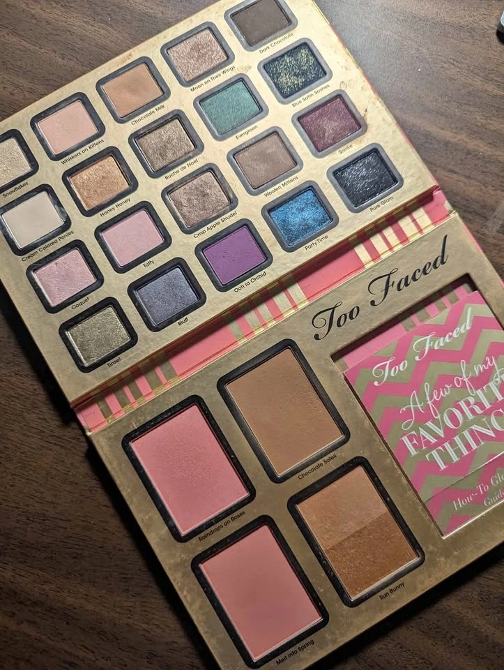 Too Faced Palette - Eyeshadows, Bronzers and Blush