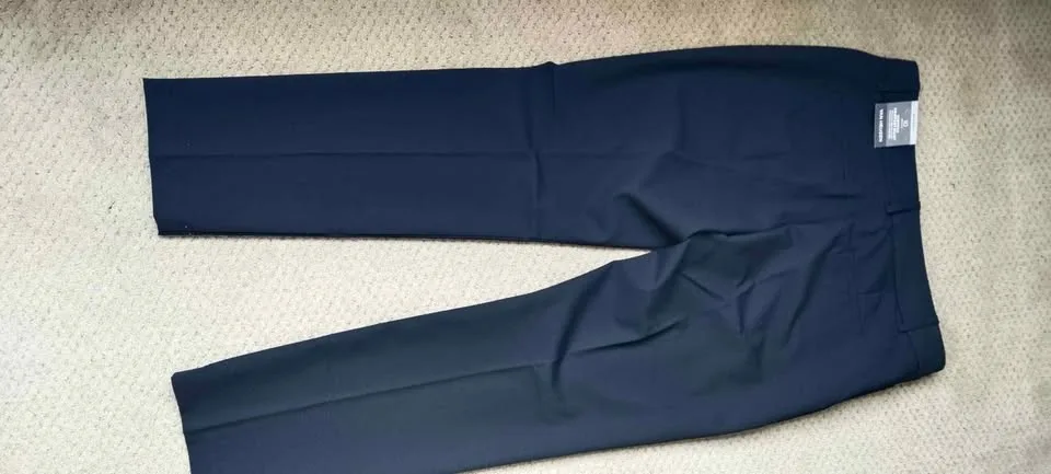 New Van Heusen Women's Dress Pants, Size 10 ( stretchy) image indicator(7)
