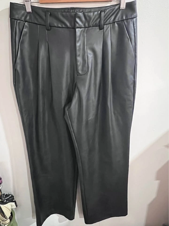 Calvin Klein Faux Leather Wide Leg Pleated Trousers Size 12 - photo 2