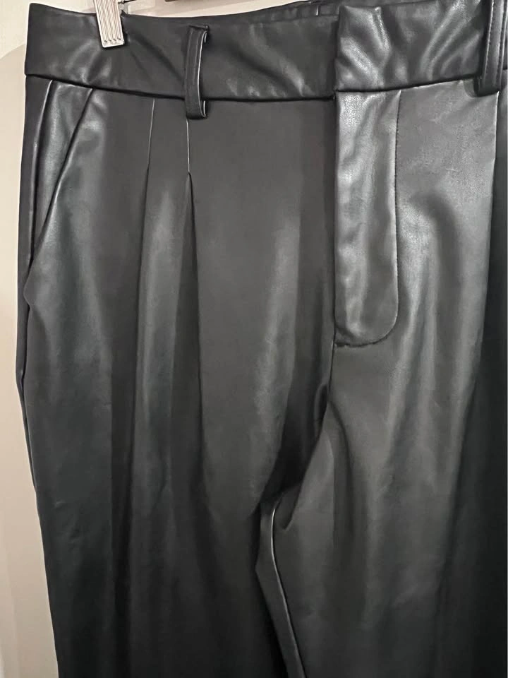 Calvin Klein Faux Leather Wide Leg Pleated Trousers Size 12 - photo 3