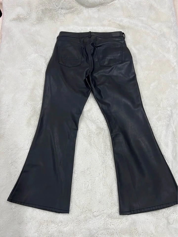 American Eagle Super High-Waisted Vegan Leather Flare Pants Size - photo 4