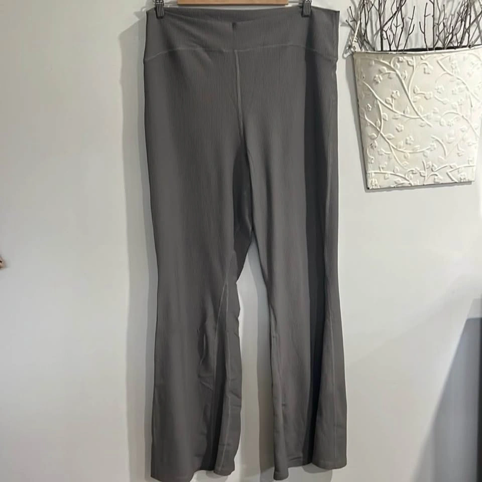 Old Navy Extra High-Waisted PowerSoft Ribbed SuperFlare Leggings - photo 2