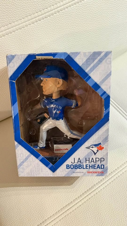 J.A. Happ Blue Jays Bobblehead – DIY Fixer Upper! Downtown Toron - photo 2