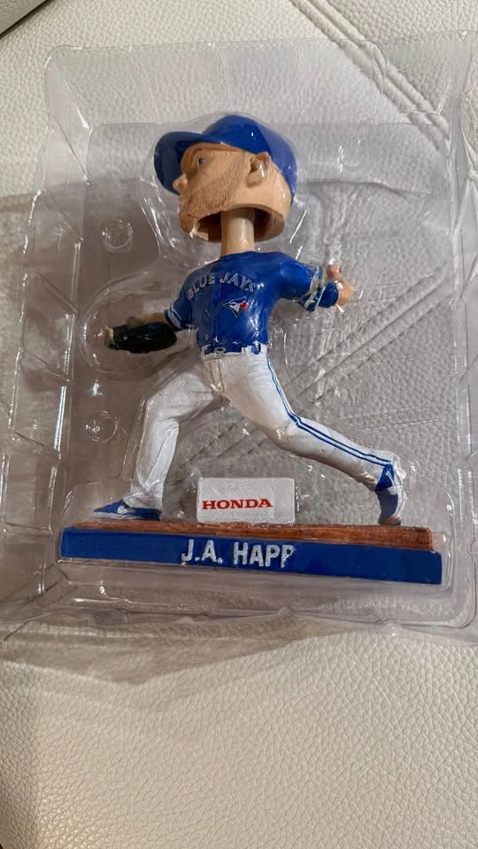 J.A. Happ Blue Jays Bobblehead – DIY Fixer Upper! Downtown Toron - photo 5