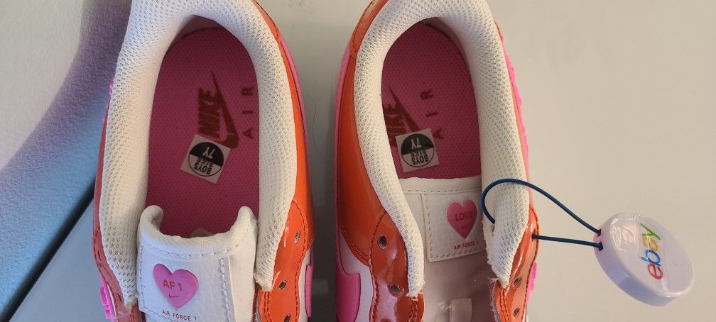 Nike Air Force 1 Valentine's Day White/Pink Hearts Big Kids SZ 7 - photo 3