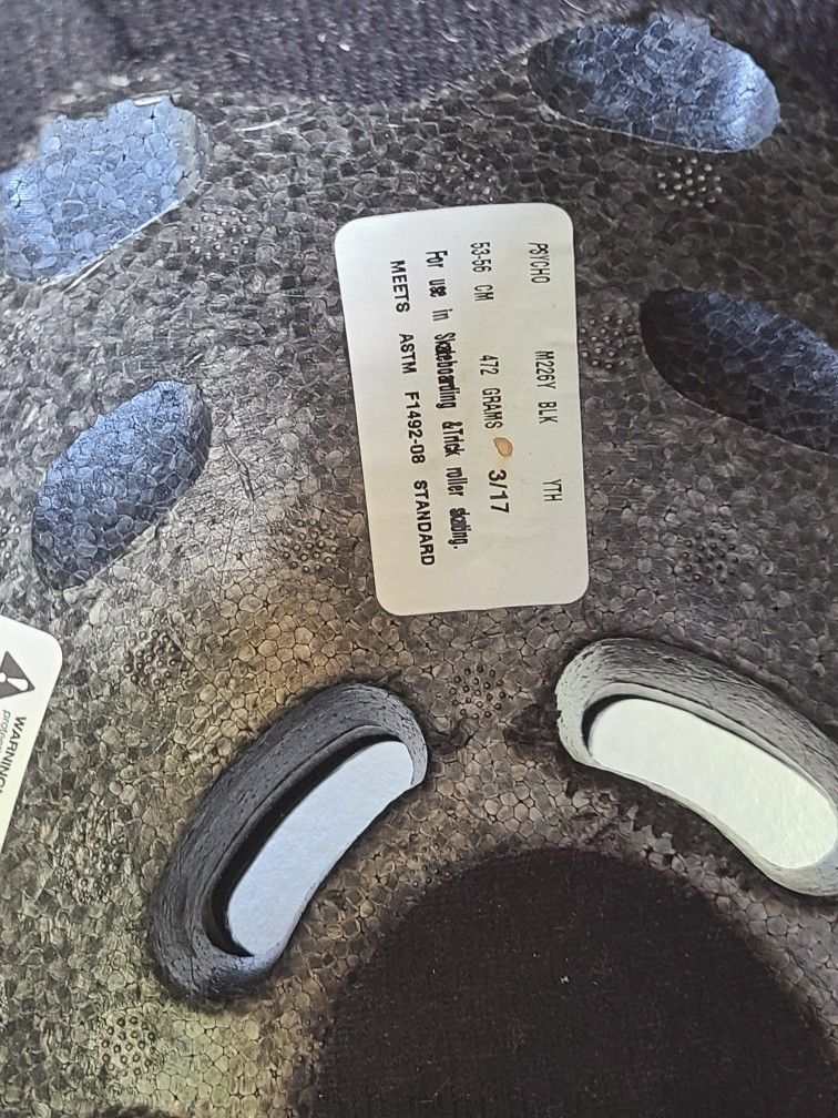 Bell Black Skateboarding Youth Helmet - photo 4
