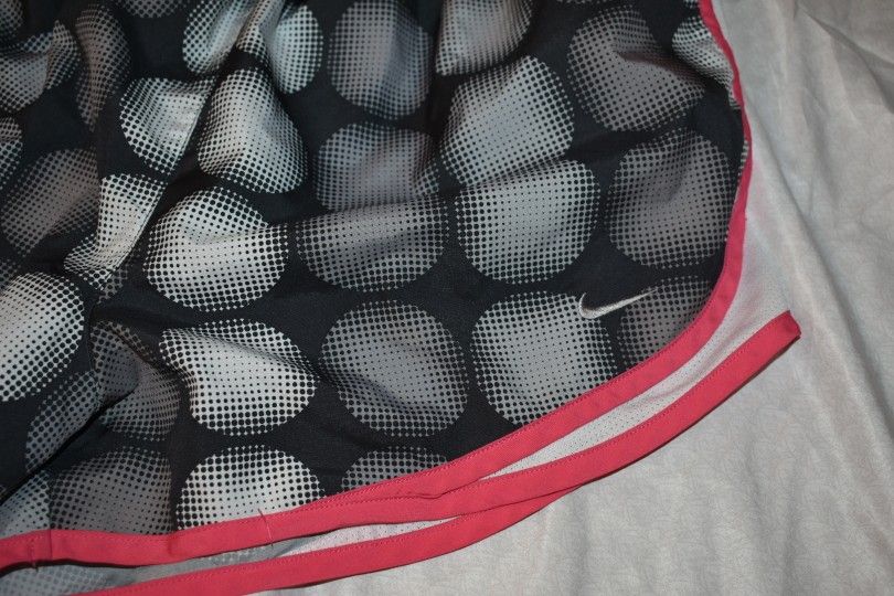 Nike Woman Gray Dri Fit Shorts Sz L - photo 2