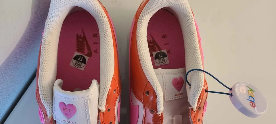 Nike Air Force 1 Valentine's Day White/Pink Hearts Big Kids SZ 7 - photo 2