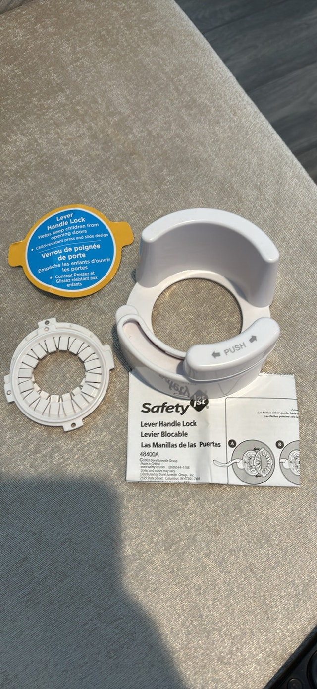 Lever handle lock