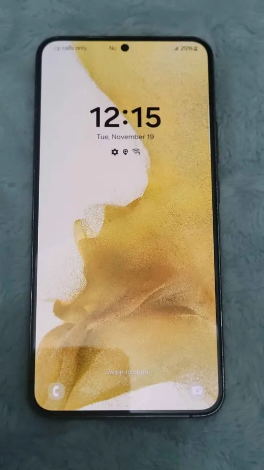 Samsung Galaxy S22 Plus - photo 2