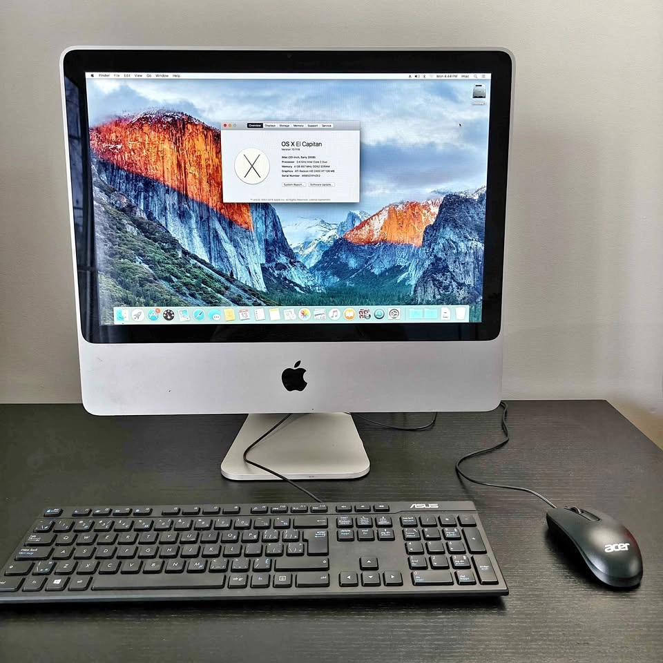 Apple iMac 20-inch with Keyboard and Mouse