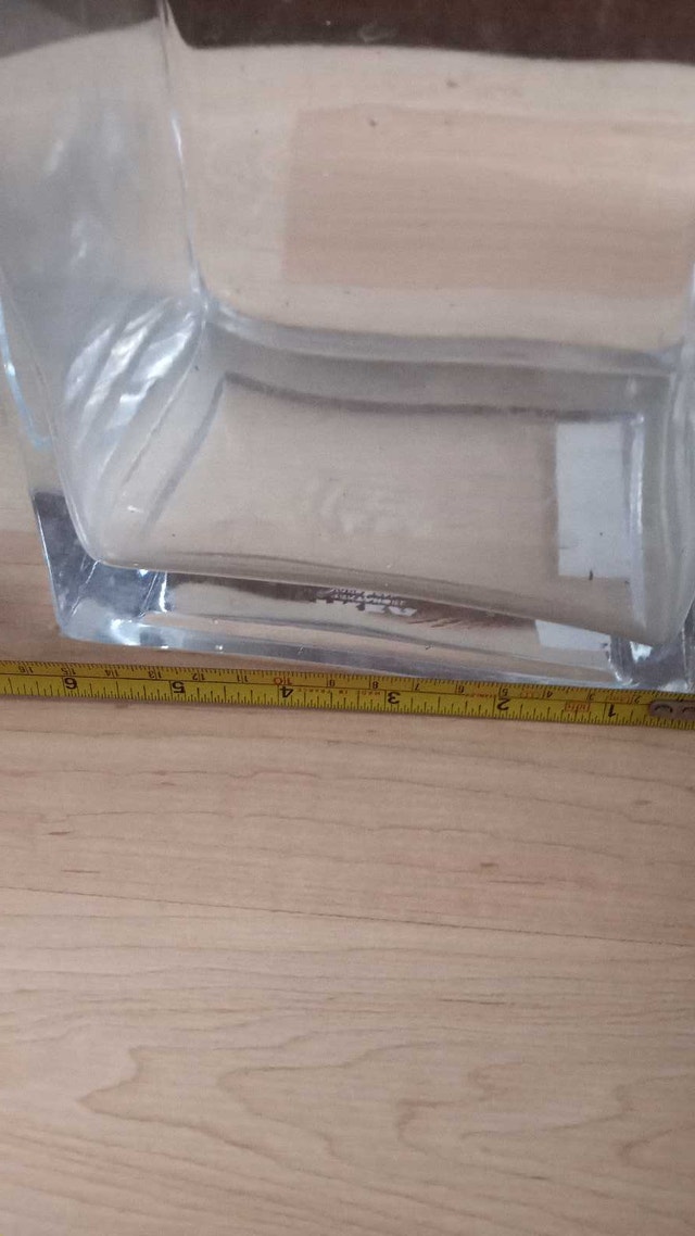 12 in square Vase - photo 3