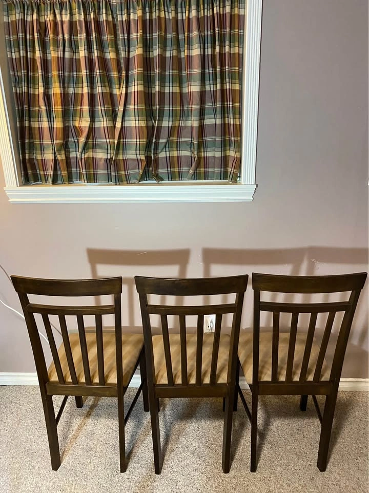 black dining table and chairs (delivery available) - photo 5