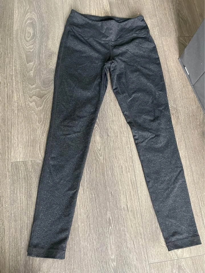 Aritzia Parklife Leggings - Size Small - photo 3