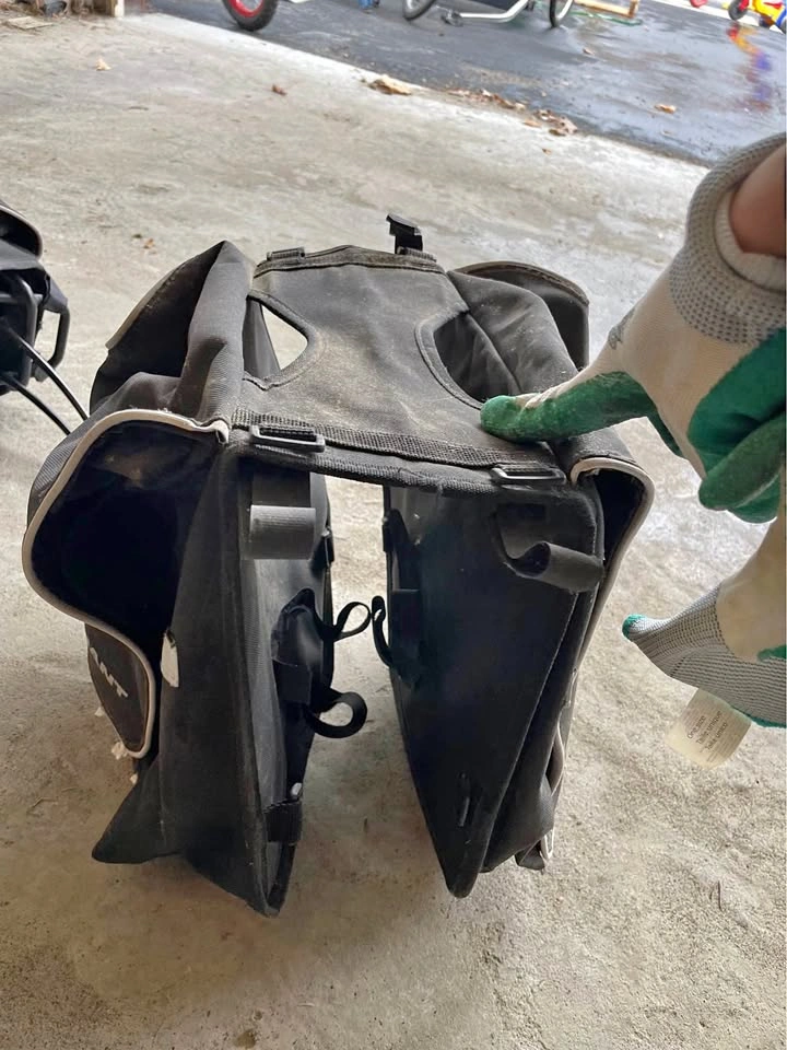Giant Bike Saddle Bags