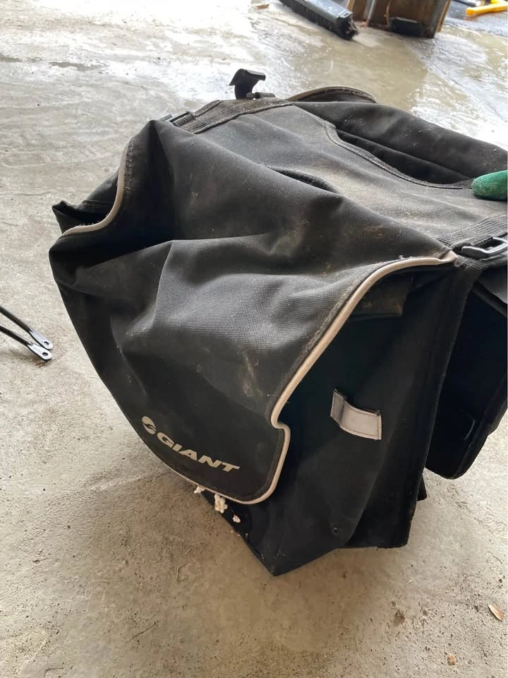Giant Bike Saddle Bags - photo 2
