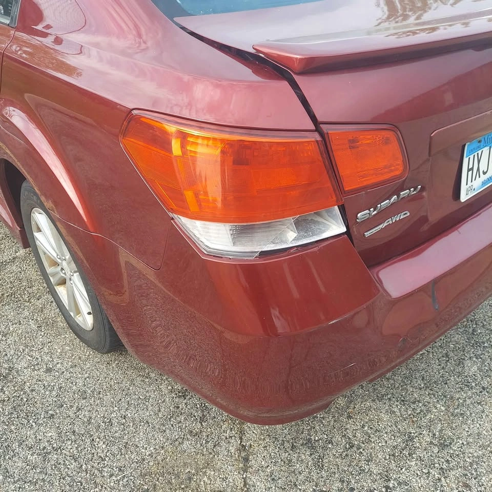 2012 Subaru Legacy 2.5i Premium Sedan 4D - photo 3